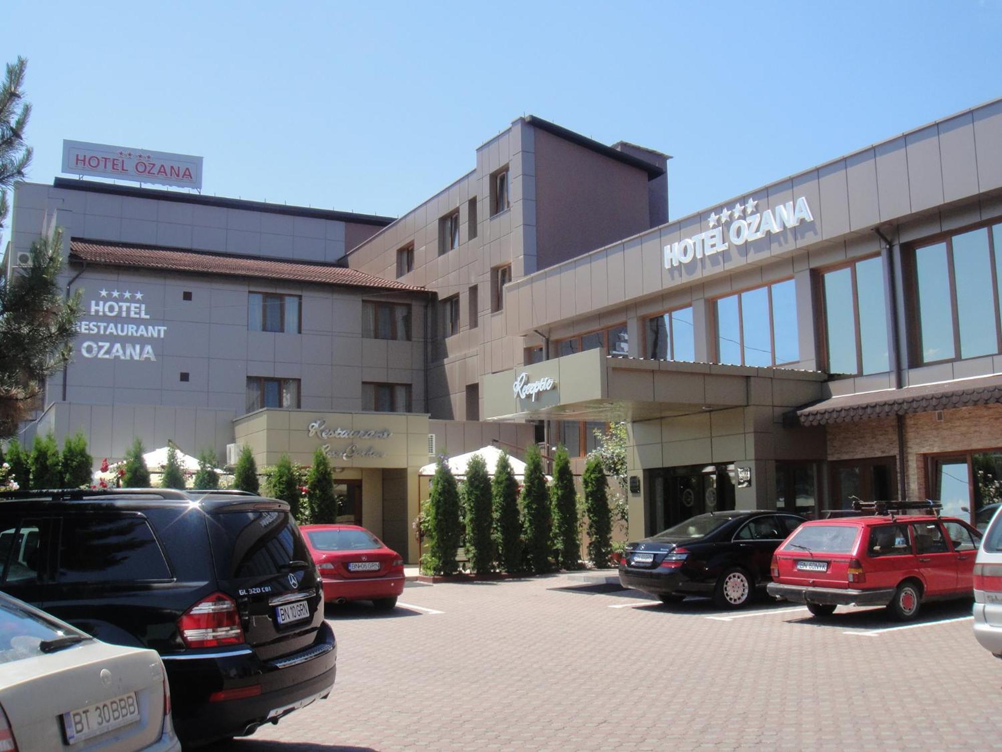 Hotel Ozana Bistriţa Exterior foto